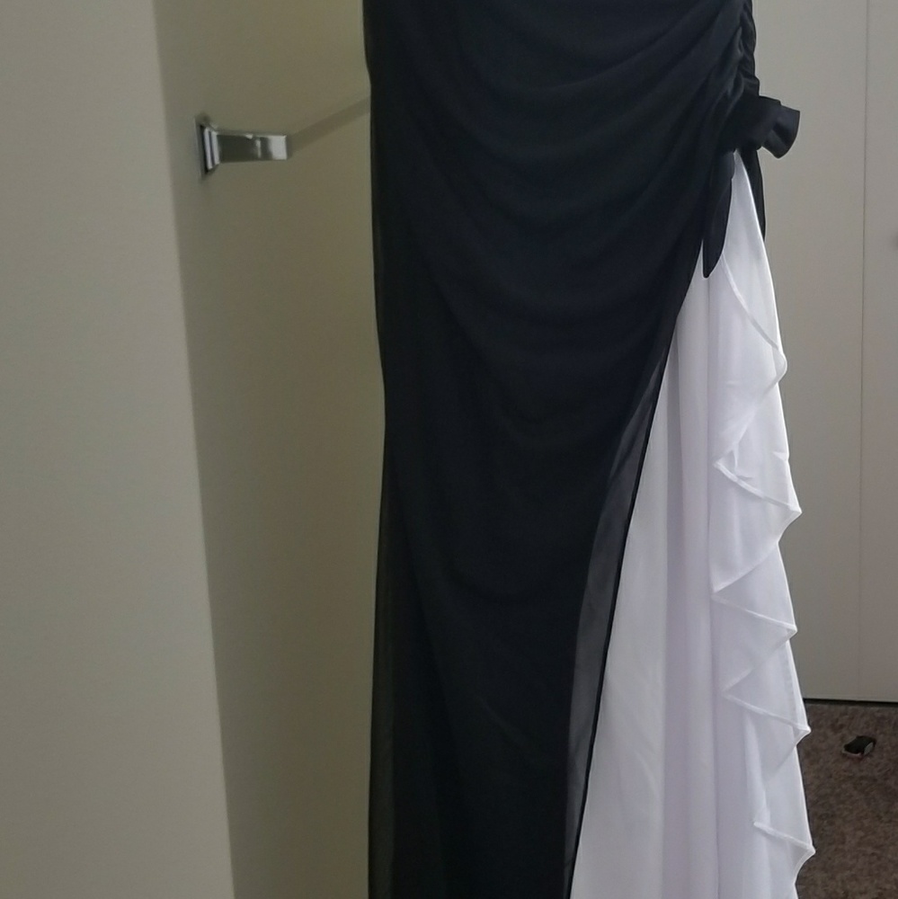 Blondie Nites Dress - Picture 2 of 4